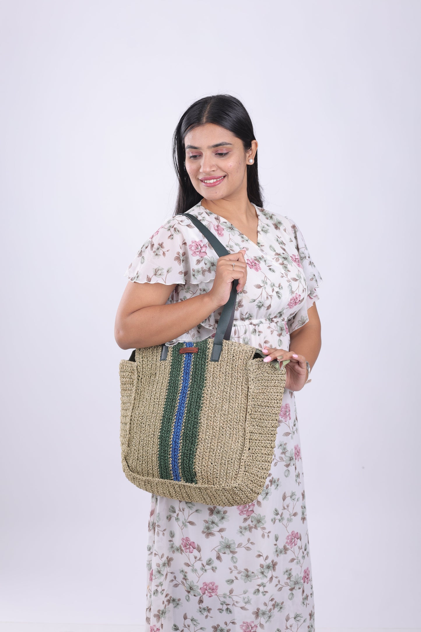 Raffia Hand Bag with Green Color Esperance