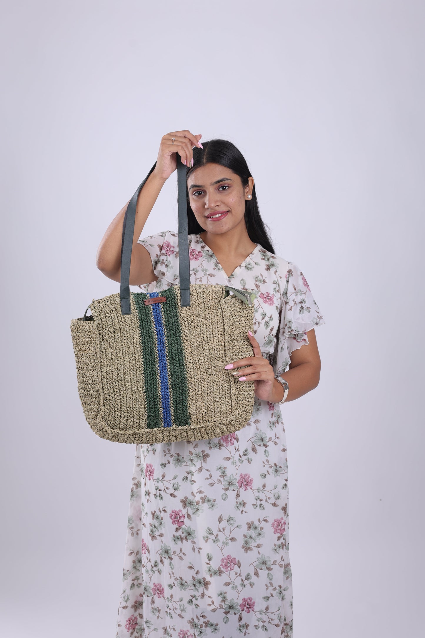 Raffia Hand Bag with Green Color Esperance